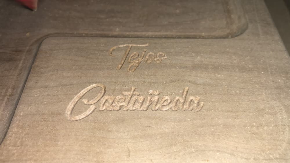 Tabla personalizada grabada
